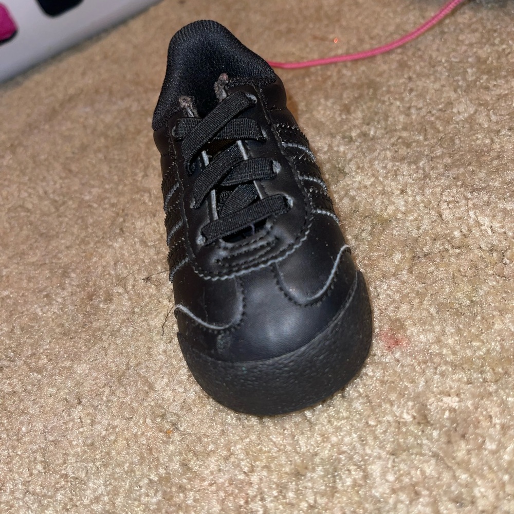 Black casual shoe